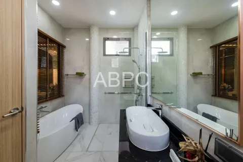 Casa de 6 dormitorios en Pattaya, Tailandia № 212060 - foto 8