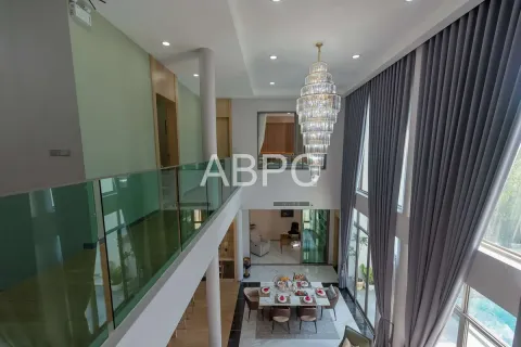 Casa de 6 dormitorios en Pattaya, Tailandia № 212060 - foto 3