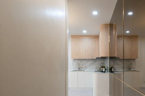 Condo in Watthana, Bangkok, Thailand, 2 bedrooms  № 145572 - photo 6