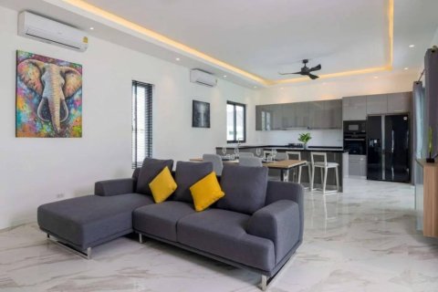 Villa in Hua Hin, Thailand 4 bedrooms № 163761 - photo 3