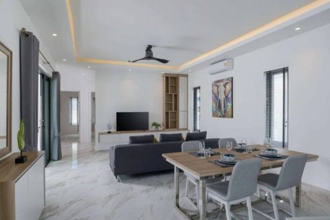 Villa in Hua Hin, Thailand 4 bedrooms № 163761 - photo 4