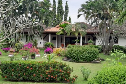 Villa in Hua Hin, Thailand 9 bedrooms № 163763 - photo 10