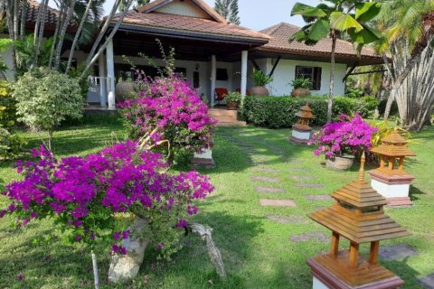 Villa in Hua Hin, Thailand 9 bedrooms № 163763 - photo 9