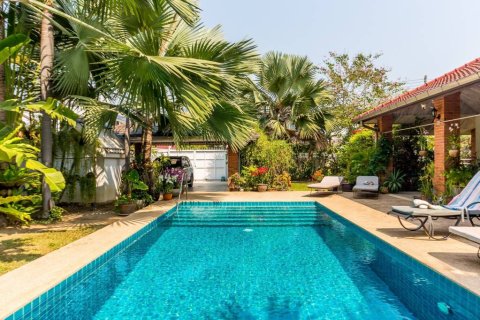 Villa in Hua Hin, Thailand 6 bedrooms № 163762 - photo 3