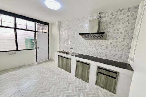 Maison à Bang Kho Laem, Bangkok, Thaïlande 3 chambres № 163347 - photo 2