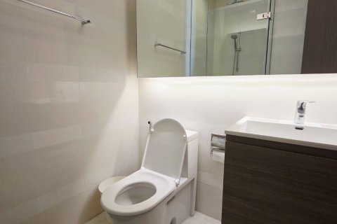 Studio in the Condo in Khlong Toei, Bangkok, Thailand  № 163343 - photo 9