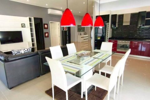 Villa in Pattaya, Thailand 4 bedrooms № 154509 - photo 4