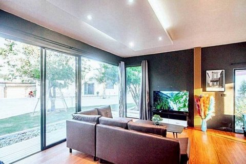 Villa in Bang Lamung, Thailand 5 bedrooms № 154513 - photo 4