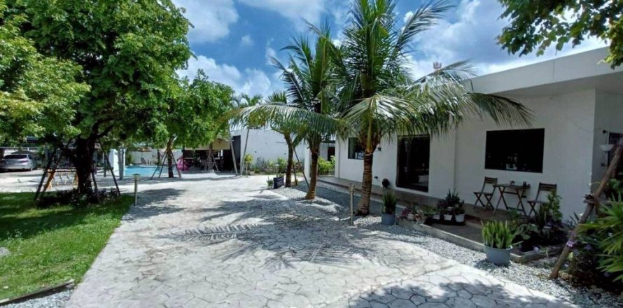 Villa in Bang Lamung, Thailand 5 bedrooms № 154513