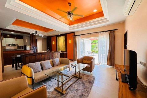 Villa in Rawai, Thailand 3 bedrooms № 154512 - photo 2