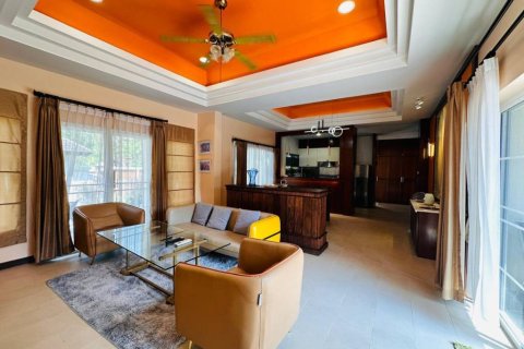 Villa in Rawai, Thailand 3 bedrooms № 154512 - photo 4