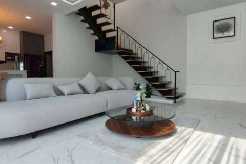 Villa in Sattahip, Thailand 3 bedrooms № 172737 - photo 2