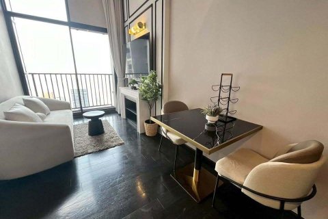 Studio dans le Condo à Watthana, Bangkok, Thaïlande  № 163288 - photo 2