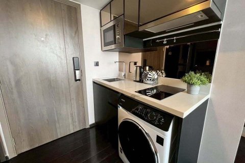 Studio dans le Condo à Watthana, Bangkok, Thaïlande  № 163288 - photo 6