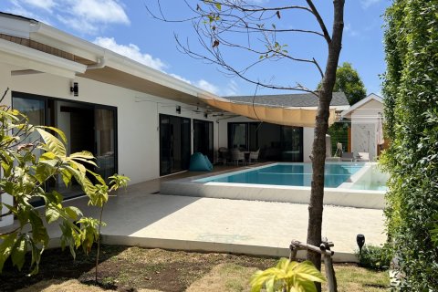 Penthouse in Ko Samui, Thailand 3 bedrooms № 175577 - photo 1