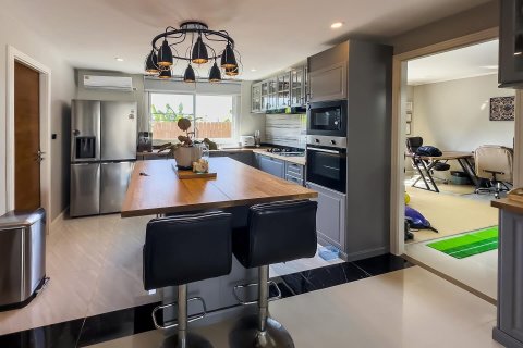 Villa à Pattaya, Thaïlande 4 chambres № 175576 - photo 10