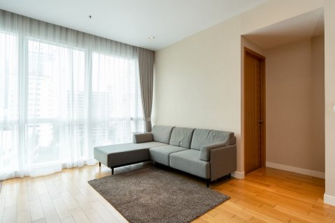 Condo in Bangkok, Thailand, 2 bedrooms  № 143483 - photo 2