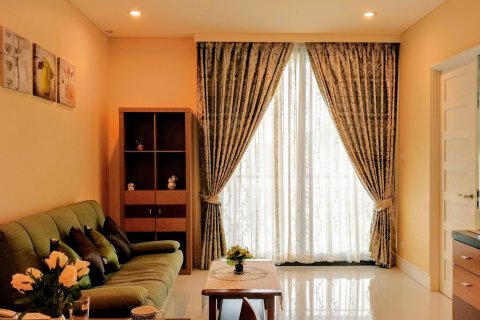 Condo in Bangkok, Thailand, 1 bedroom  № 143486 - photo 1