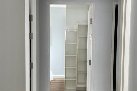 Condo à Phra Khanong, Bangkok, Thaïlande, 3 chambres  № 143482 - photo 8