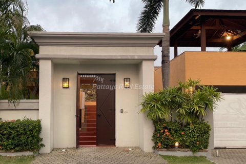 Дом в Банг Ламунге, Таиланд с 4 спальнями  № 146566 - фото 1