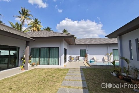 House in Pattaya, Thailand 3 bedrooms № 146568 - photo 3