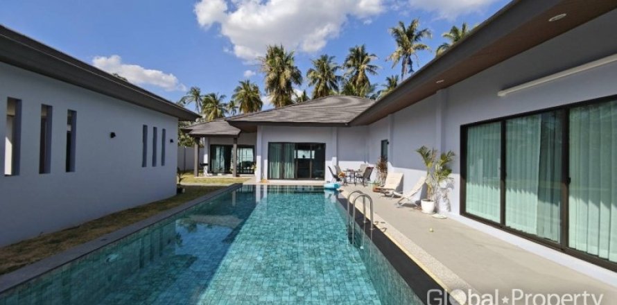 House in Pattaya, Thailand 3 bedrooms № 146568
