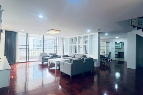 Apartment in Bangkok, Thailand 3 bedrooms № 190230