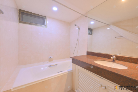 Apartment in Bangkok, Thailand 3 bedrooms № 190230 - photo 4