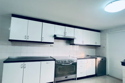 Apartment in Bangkok, Thailand 3 bedrooms № 190230 - photo 2