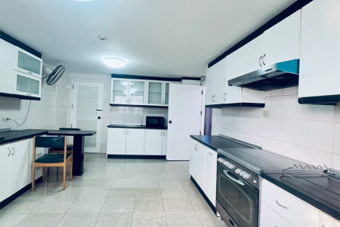 Apartment in Bangkok, Thailand 3 bedrooms № 190230 - photo 5