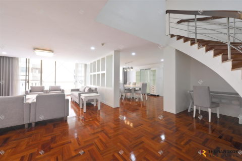 Apartment in Bangkok, Thailand 3 bedrooms № 190230