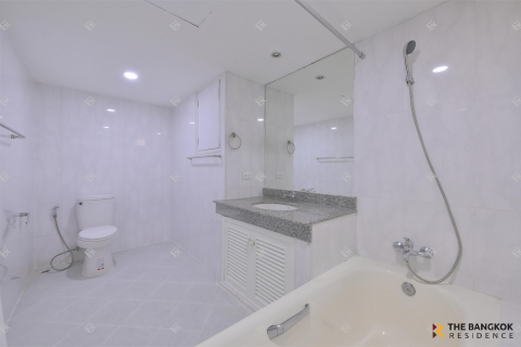 Apartment in Bangkok, Thailand 3 bedrooms № 190230 - photo 8