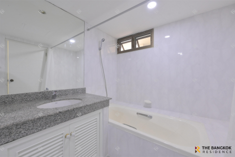 Apartment in Bangkok, Thailand 3 bedrooms № 190230 - photo 9