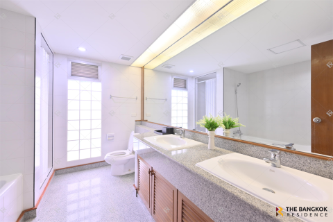 Apartment in Bangkok, Thailand 3 bedrooms № 190231 - photo 2