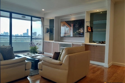 Apartment in Bangkok, Thailand 2 bedrooms № 190229