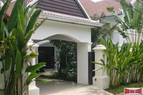 Villa on Jomtien Beach, Pattaya, Thailand 3 bedrooms № 193198 - photo 2