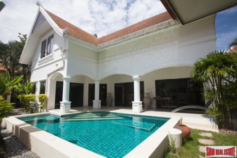 Villa on Jomtien Beach, Pattaya, Thailand 3 bedrooms № 193198