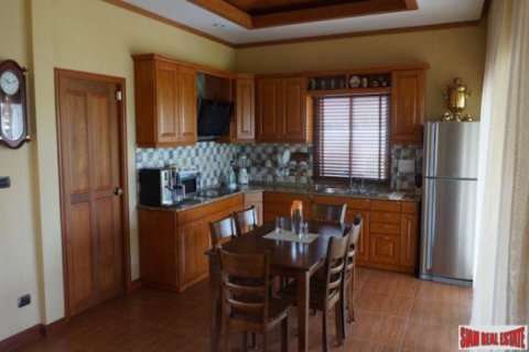 Villa in Pattaya, Thailand 3 bedrooms № 193197 - photo 5