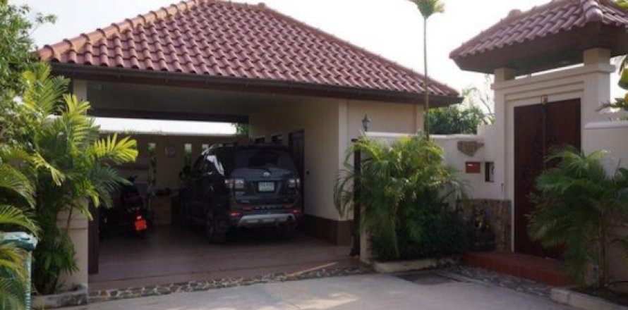 Villa in Pattaya, Thailand 3 bedrooms № 193197
