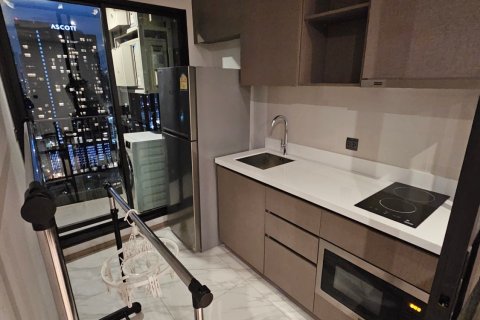 Студия в кондо в Ваттхане, Бангкок, Таиланд № 171939 - фото 3