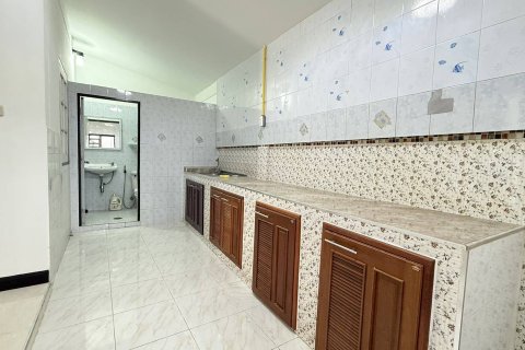 Townhouse in Phuket, Thailand 3 bedrooms № 156481 - photo 12