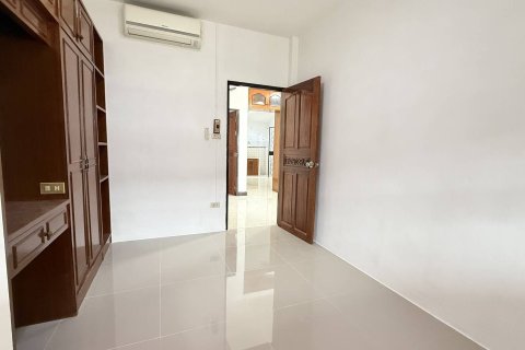 Townhouse in Phuket, Thailand 3 bedrooms № 156481 - photo 5