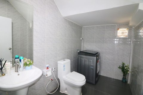 Maison à Udon Thani, Thaïlande 3 chambres № 156485 - photo 20