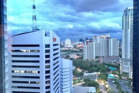 Кондоминиум с 3 спальнями в Хуай Кванге, Бангкок, Таиланд № 134008 - фото 1