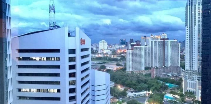 Кондоминиум с 3 спальнями в Хуай Кванге, Бангкок, Таиланд № 134008