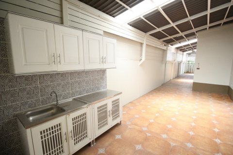 Condo in Suan Luang, Bangkok, Thailand, 4 bedrooms  № 134004 - photo 16