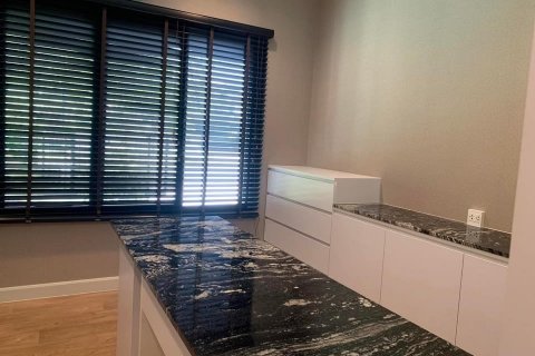 Кондоминиум с 3 спальнями в Суан Луанге, Бангкок, Таиланд № 134007 - фото 16