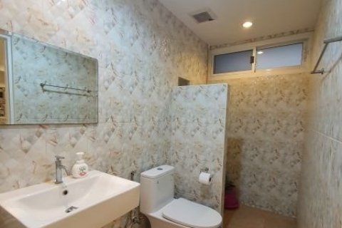 Дом в Пхракханонге, Бангкок, Таиланд с 3 спальнями  № 143660 - фото 7