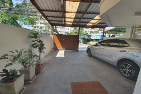 Дом в Пхракханонге, Бангкок, Таиланд с 3 спальнями  № 143660 - фото 2