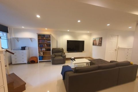 Дом в Пхракханонге, Бангкок, Таиланд с 3 спальнями  № 143660 - фото 3